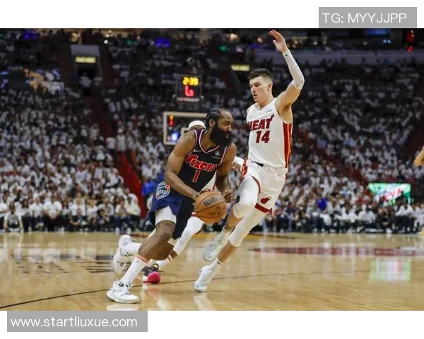 76人对阵热火精彩比赛视频回顾与分析，重温激烈对决瞬间